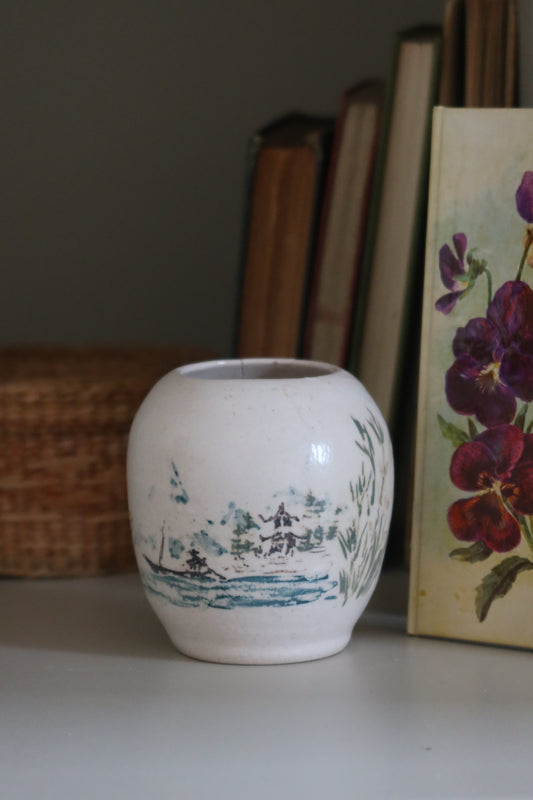 Ceramic ginger jar earthenware